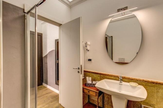 Hotel Smart Lux Roma Veneto Exterior foto