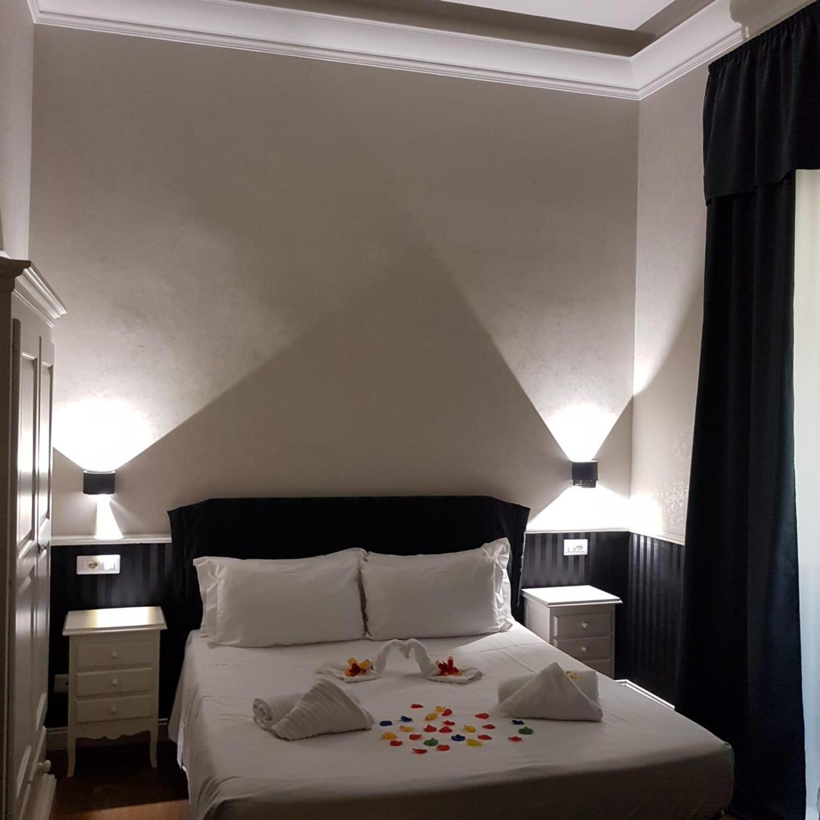Hotel Smart Lux Roma Veneto Exterior foto
