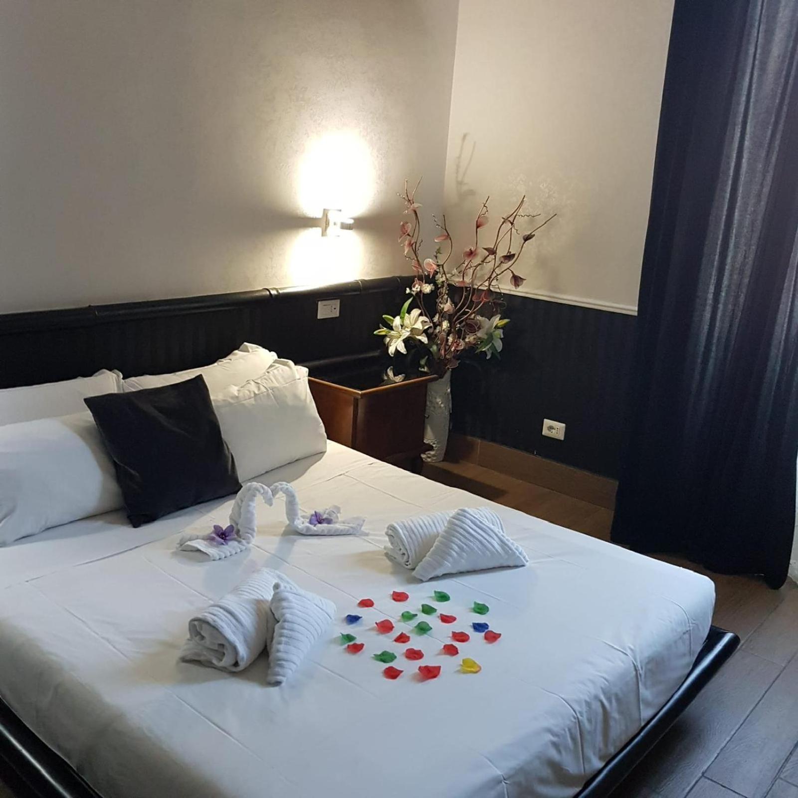 Hotel Smart Lux Roma Veneto Exterior foto