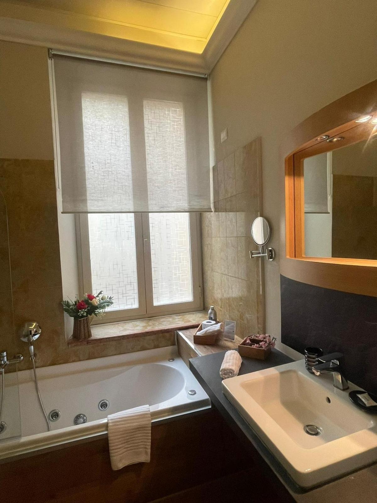 Hotel Smart Lux Roma Veneto Exterior foto