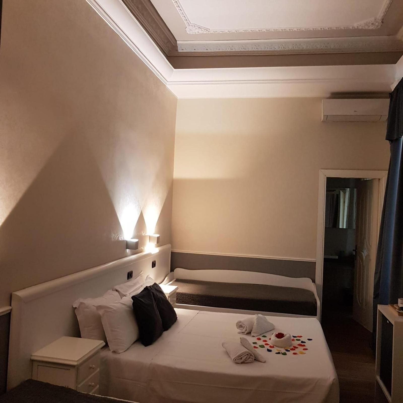 Hotel Smart Lux Roma Veneto Exterior foto